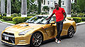 Usain Bolt con su especial Nissan GT-R 2013